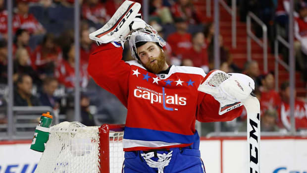 Braden-Holtby-Rob-Carr.jpg
